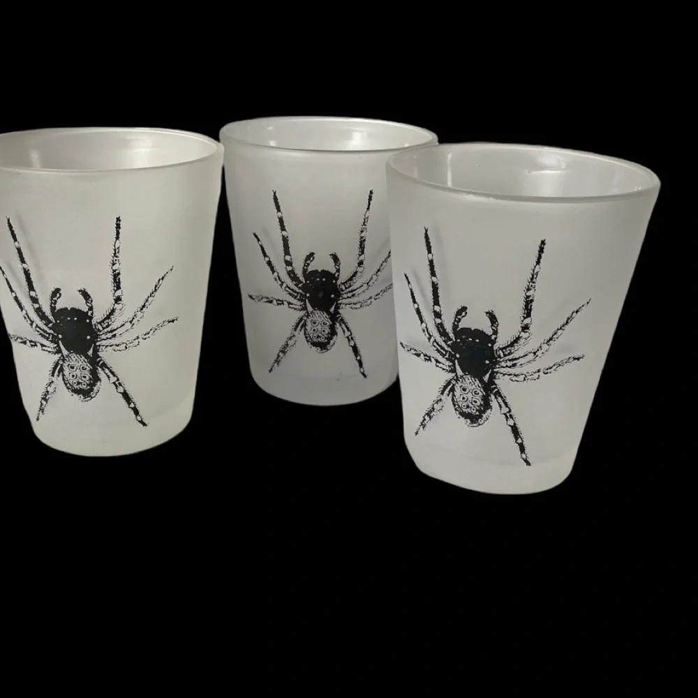 Spider bourbon tumblers. Set of 3.